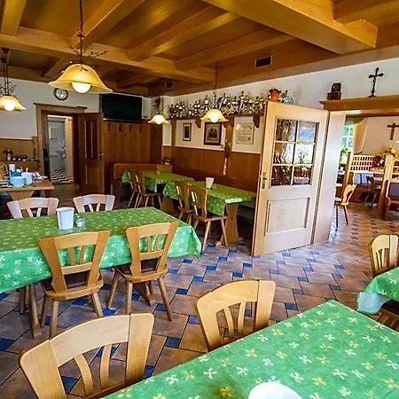 Zur Laend Szálloda Moosburg