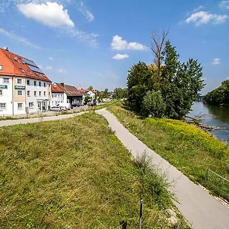 Zur Laend