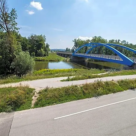 Zur Laend Szálloda